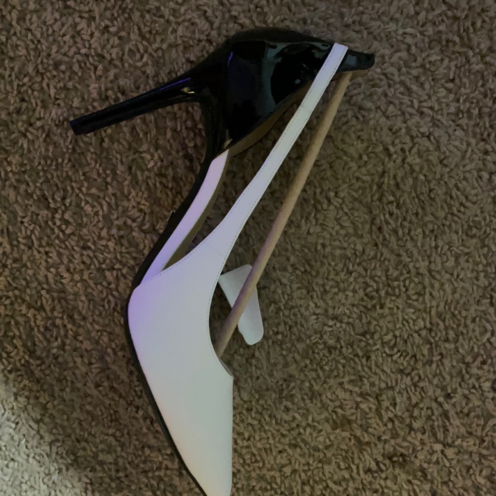 Michael Kors Cersei pumps in optic white and black